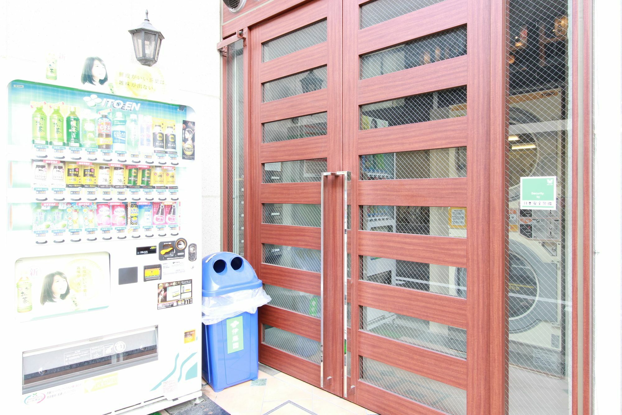 Апартаменти Patio Kyobashi Осака Екстер'єр фото
